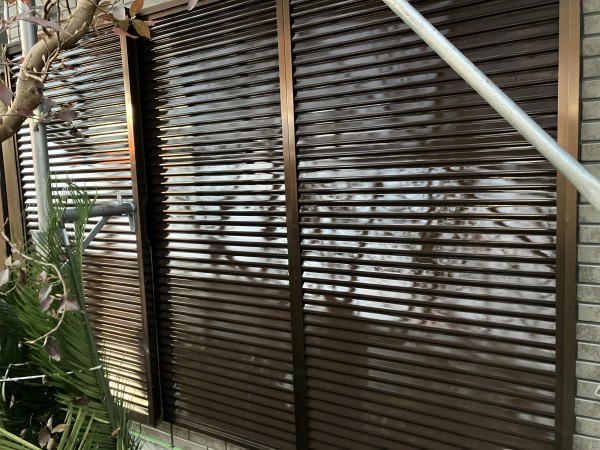 雨戸塗装　吹き付け仕上げサムネイル
