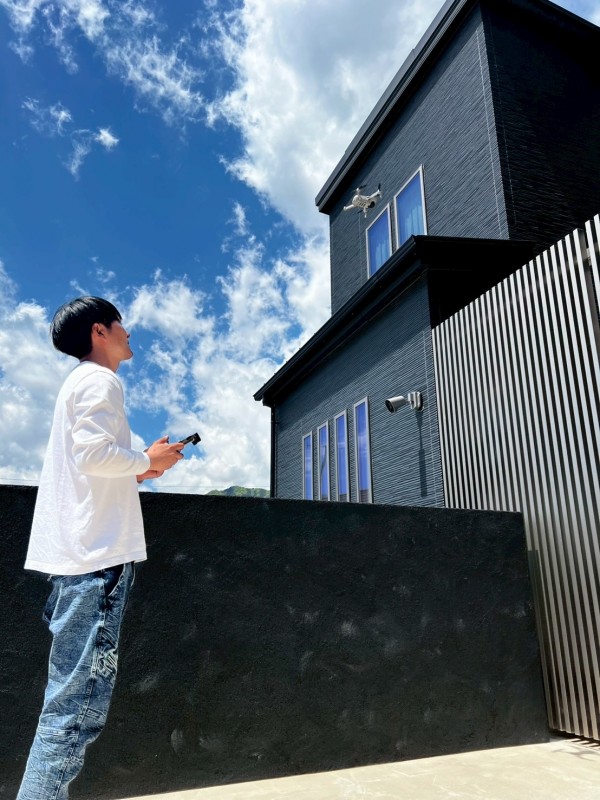外壁塗装における現地調査の重要性とドローンの活用法｜職人直営店の選び方サムネイル